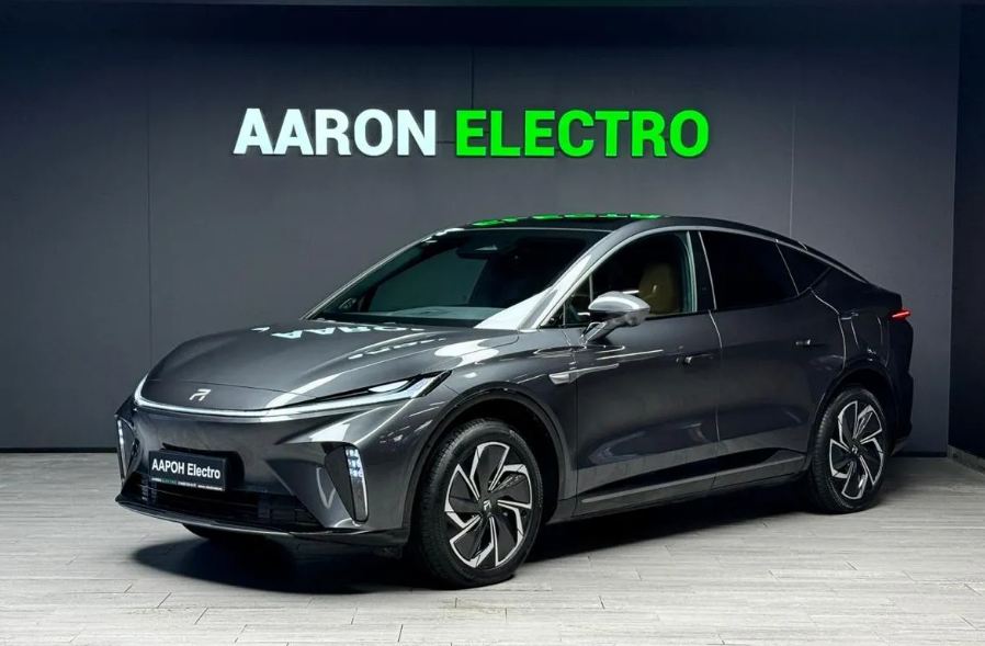 картинка Rising Auto R7, 2023 90 kWh Electro AT (400.0 кВт) 4WD ICON - Электрокар