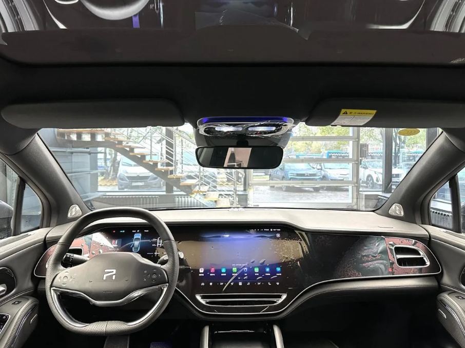 картинка Rising Auto R7, 2023 90 kWh Electro AT (400.0 кВт) 4WD ICON - Электрокар